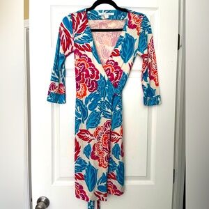 DVF Diane Von Furstenberg Giant Floral Wrap Dress Size 0
